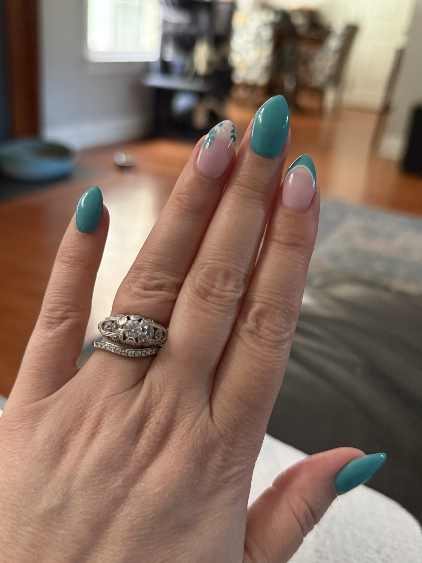 Luxury Nails & Beauty nail photo 3